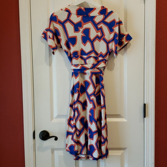 DIANE VON FURSTENBERG Silk Toby Wrap Dress sz 2 - Picture 5 of 8